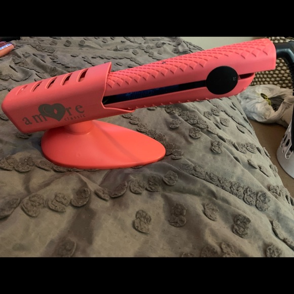 Amore Classic Pink Flatiron - Picture 2 of 7
